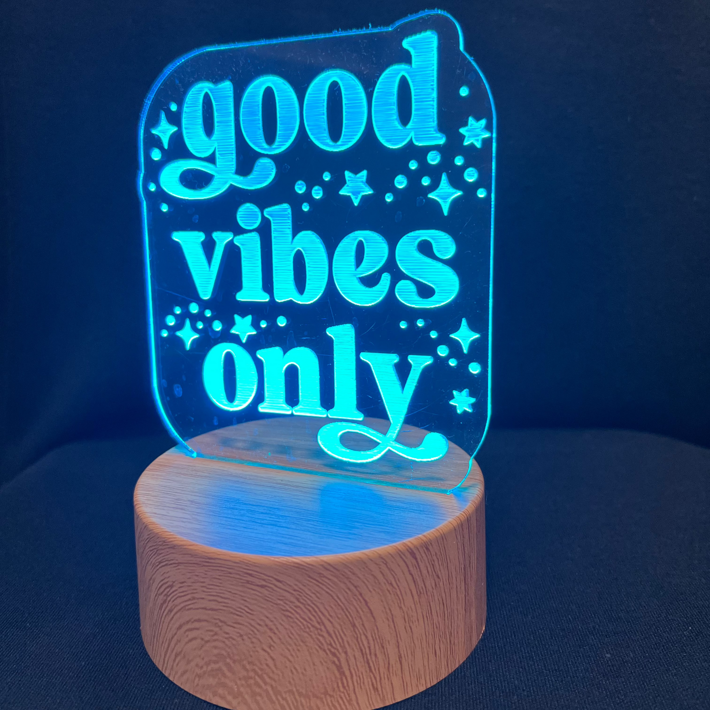  Good Vibes Only Night Light – LED night light featuring the engraved phrase “Good Vibes Only,” glowing softly with a cheerful, positive vibe for any room or space