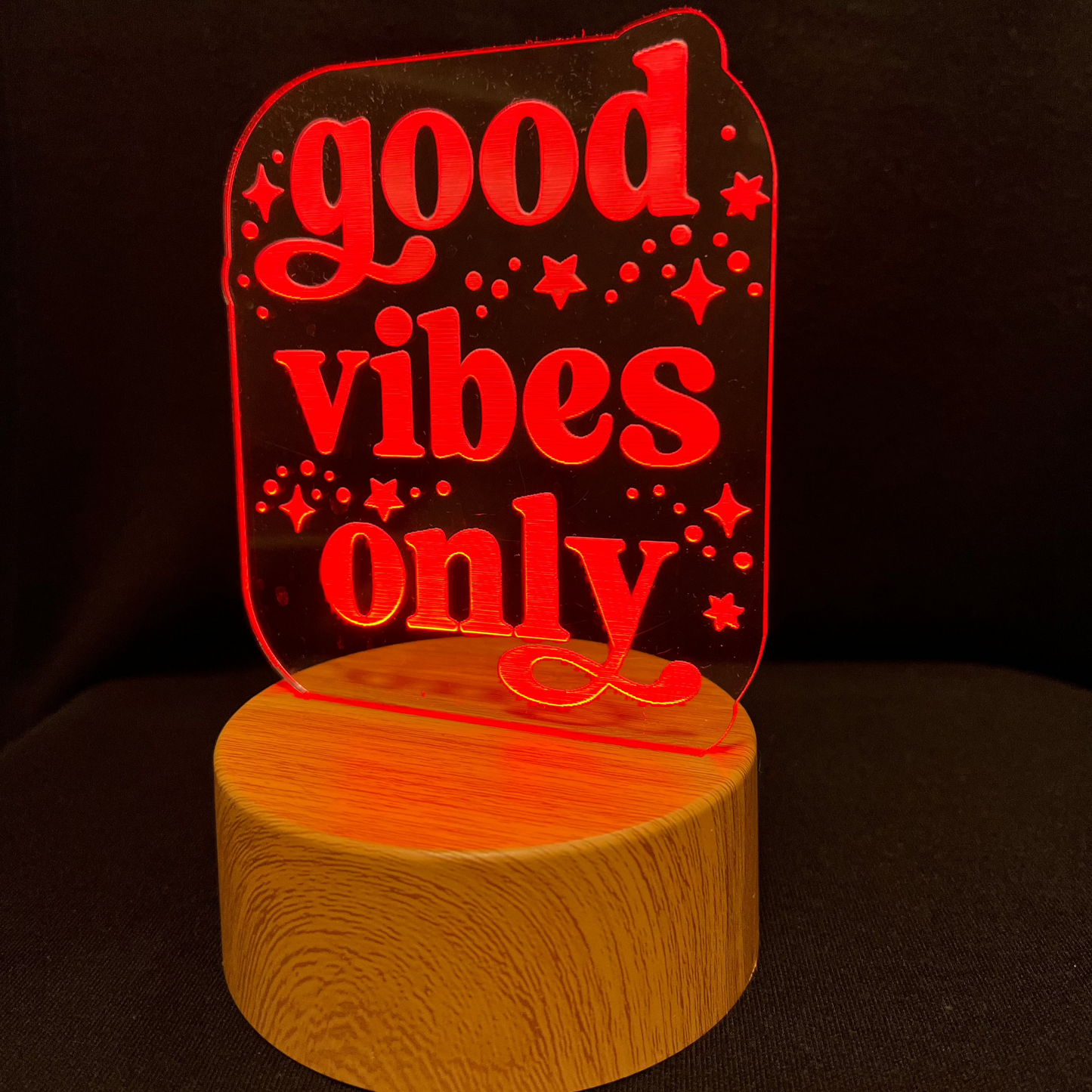  Good Vibes Only Night Light – LED night light featuring the engraved phrase “Good Vibes Only,” glowing softly with a cheerful, positive vibe for any room or space