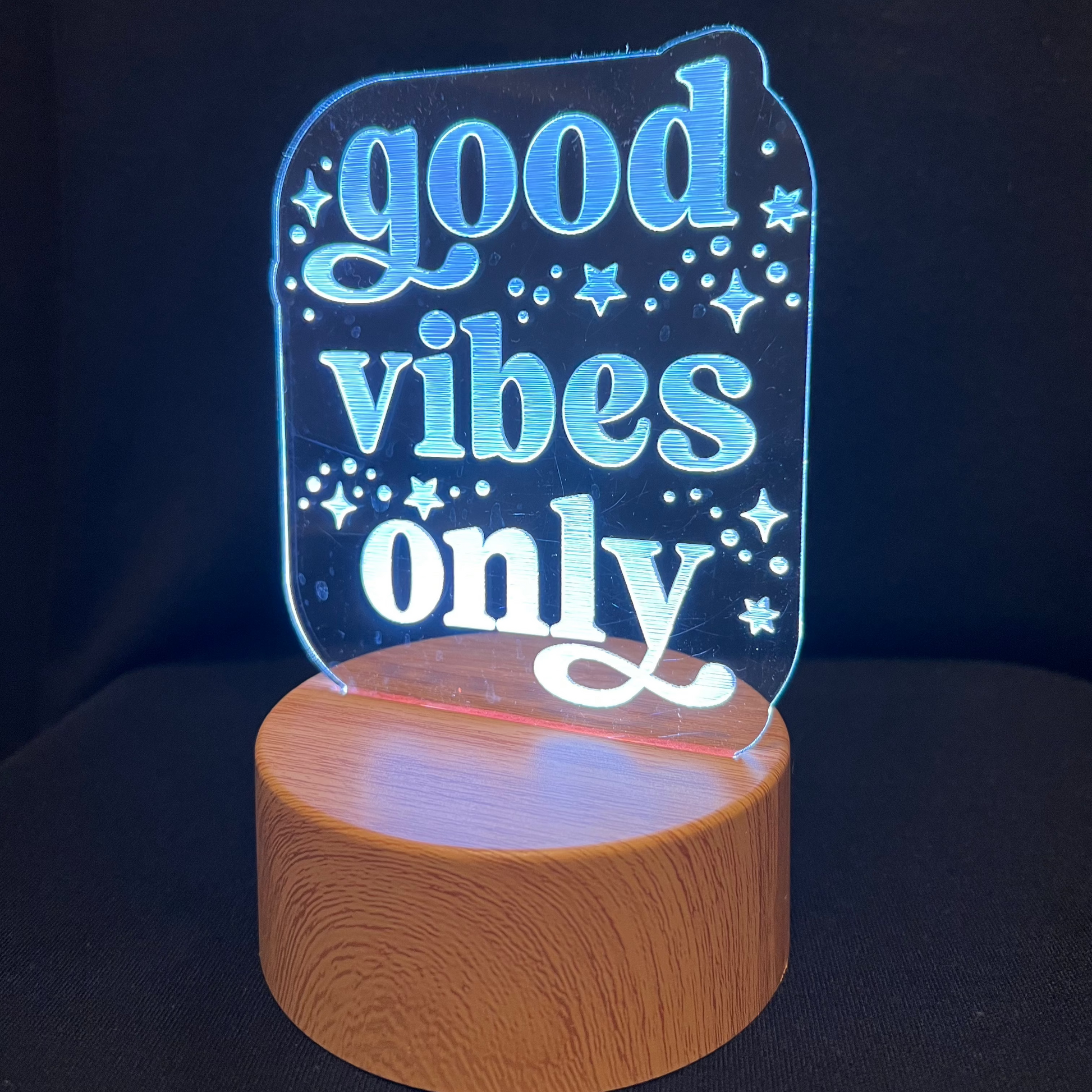  Good Vibes Only Night Light – LED night light featuring the engraved phrase “Good Vibes Only,” glowing softly with a cheerful, positive vibe for any room or space